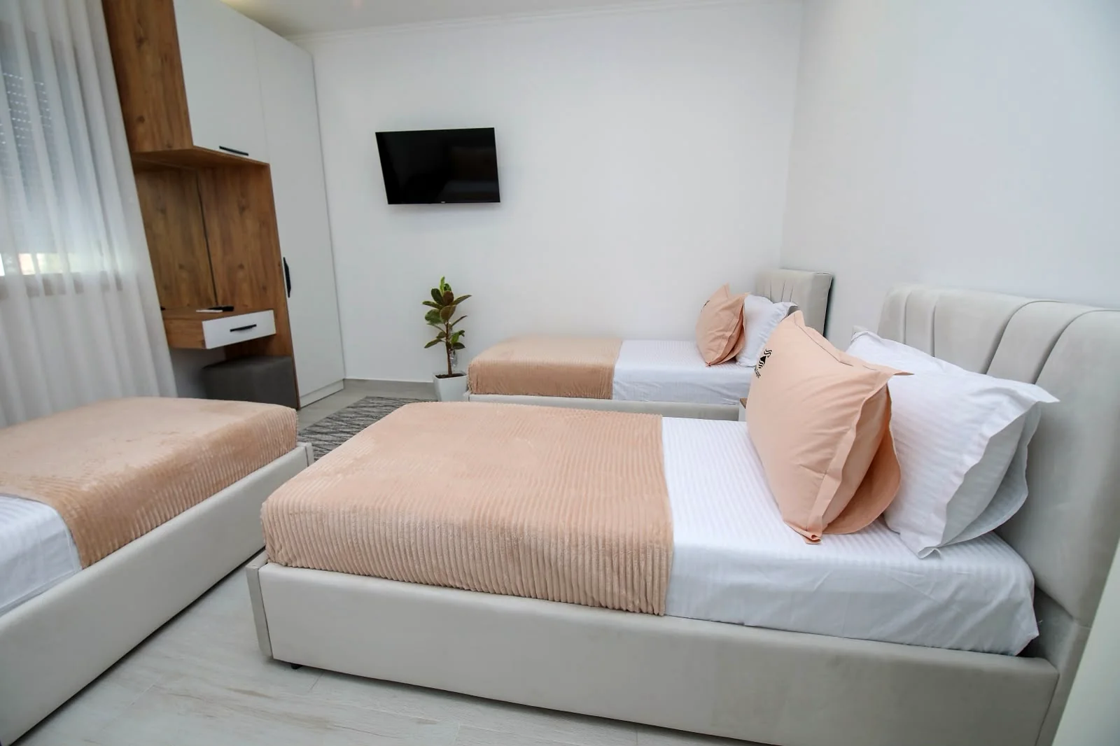 Era e Liqenit accommodation