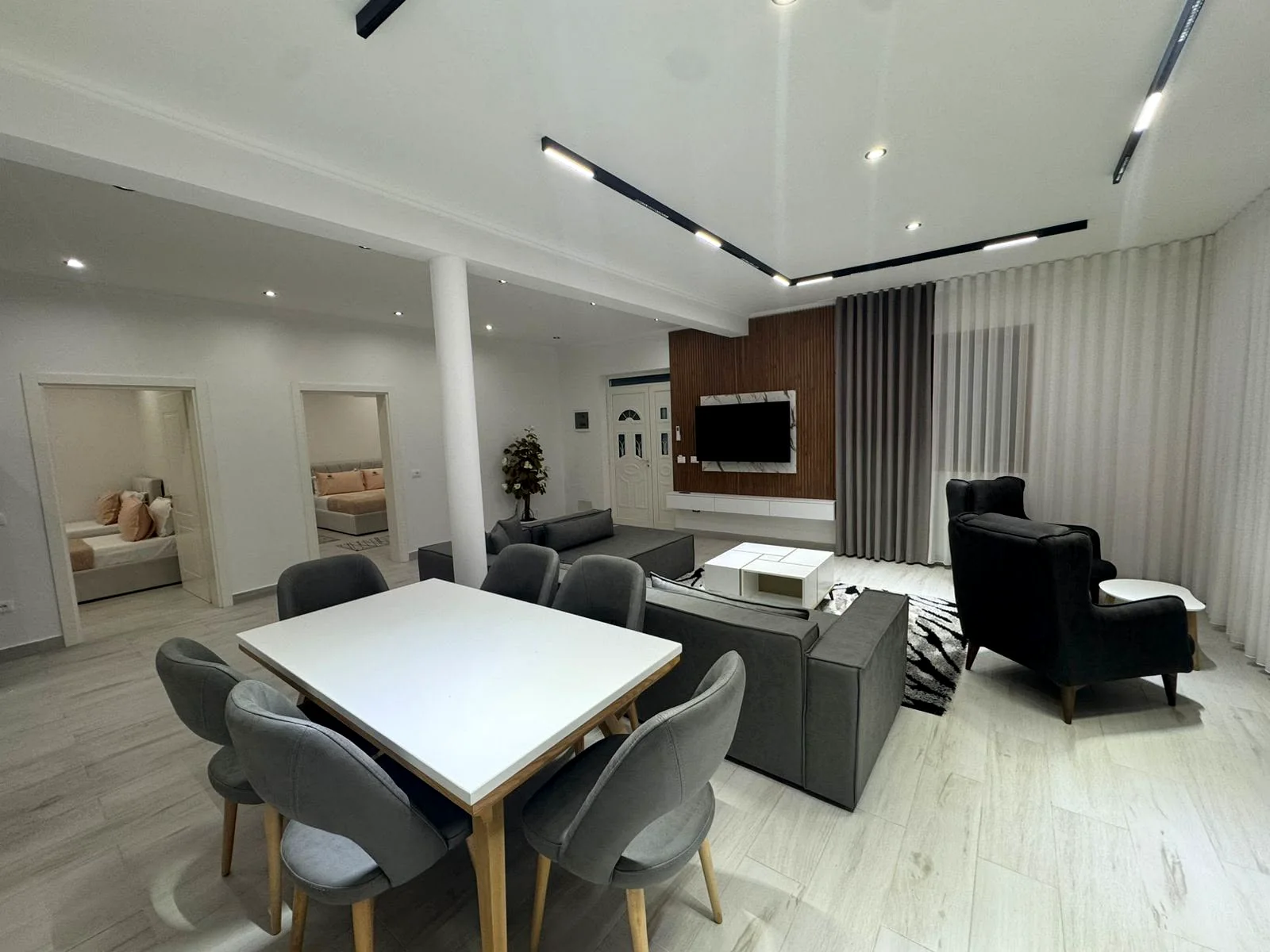 Era e Liqenit accommodation